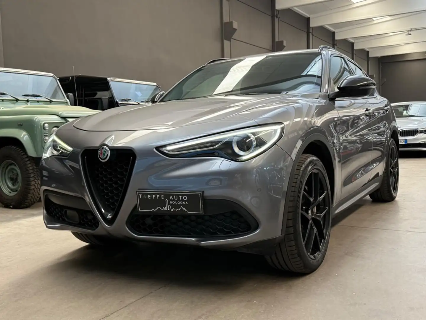 Alfa Romeo Stelvio 2.2 Turbodiesel 190 CV AT8 Q4 B-Tech Grigio - 1
