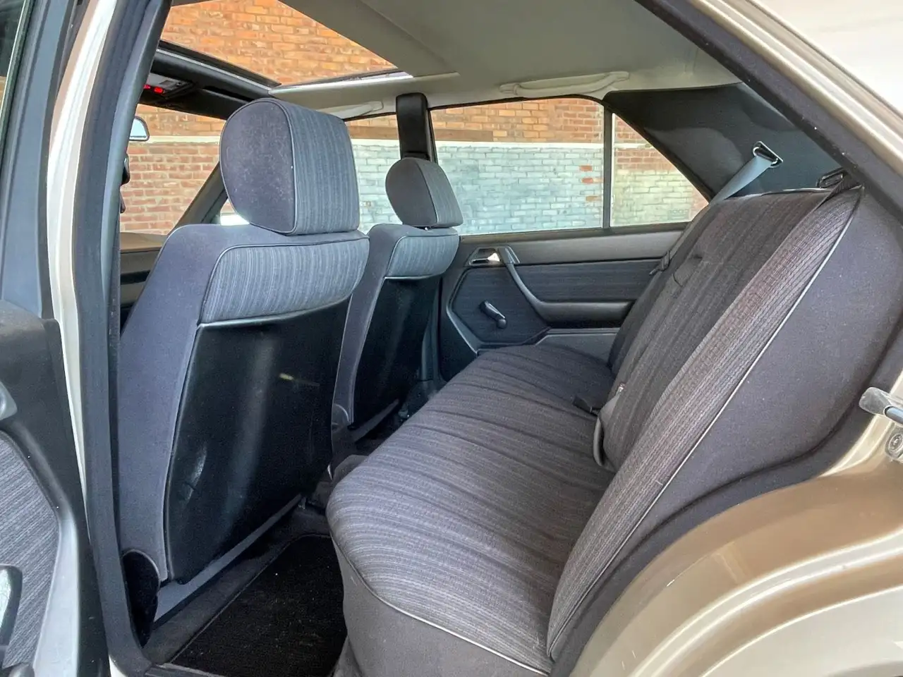 Mercedes-Benz E 230 W124 AUTOMATIK/H-KZ+Wertgutachten/SAMMLER, foto 12