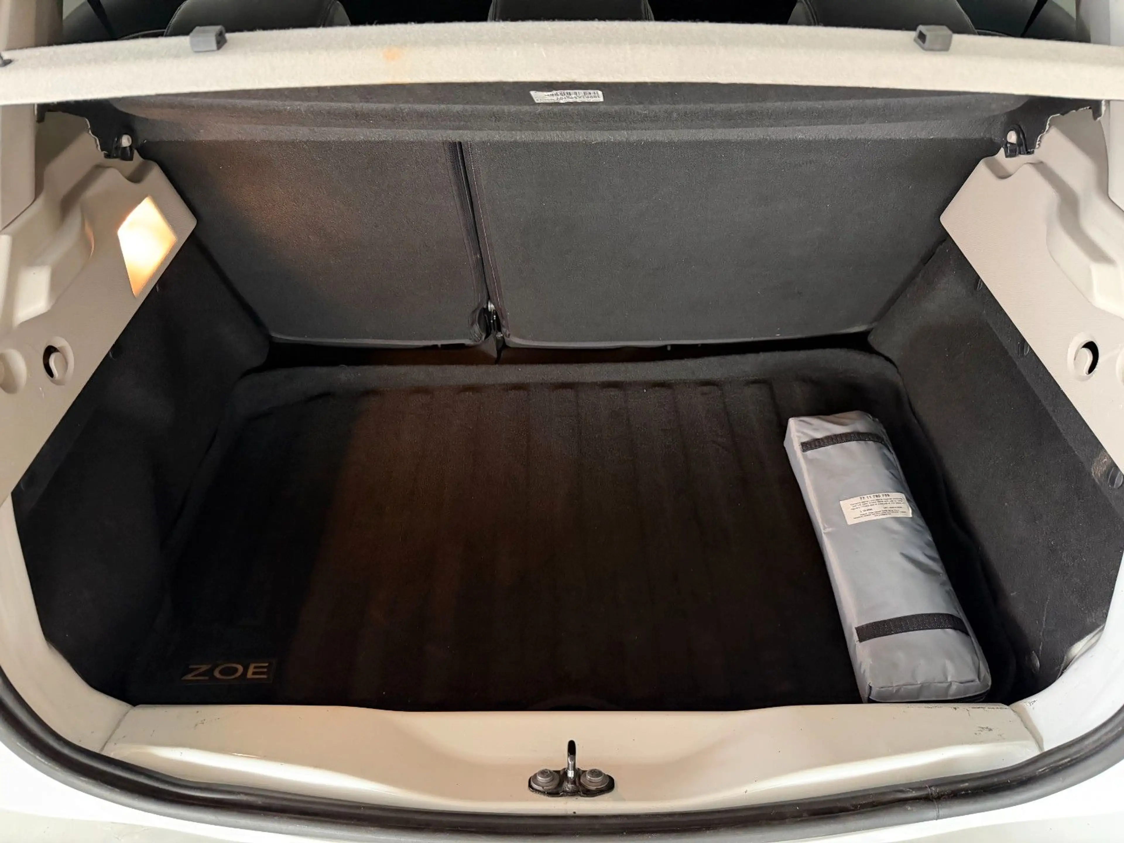 Renault ZOE Zoe Intens — photo 11