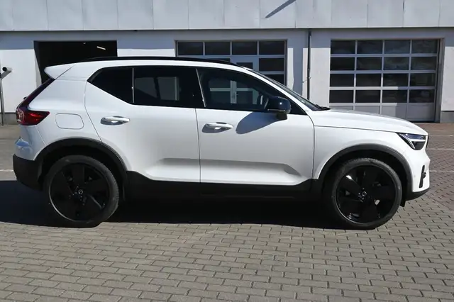Volvo XC40 view 7