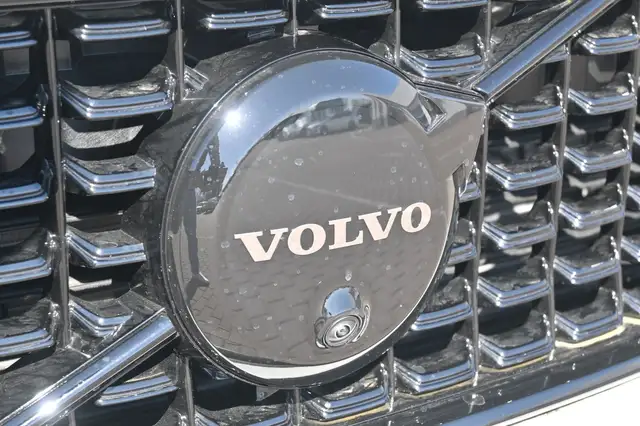 Volvo XC40 view 10