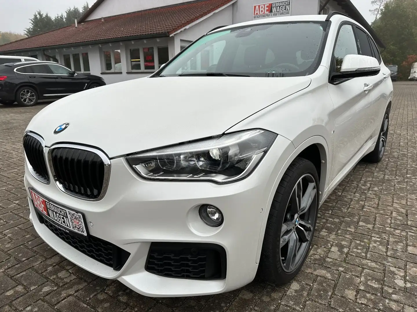 BMW X1 Baureihe X1 xDrive 20 d M Sport M Paket Weiß - 1