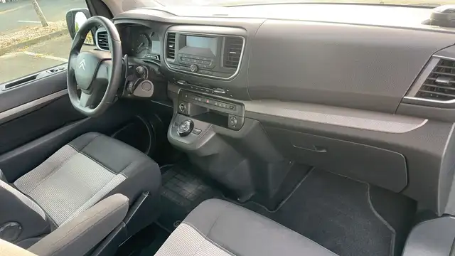 Citroen Spacetourer view 10