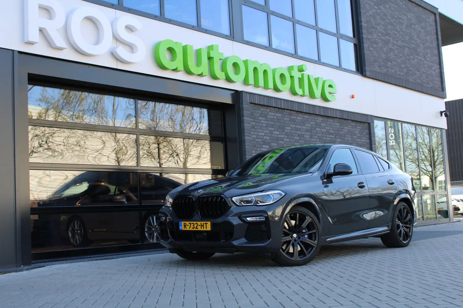 BMW X6 M50i High Executive | HUD | KEYLESS | H/K | CARBON Gris - 1