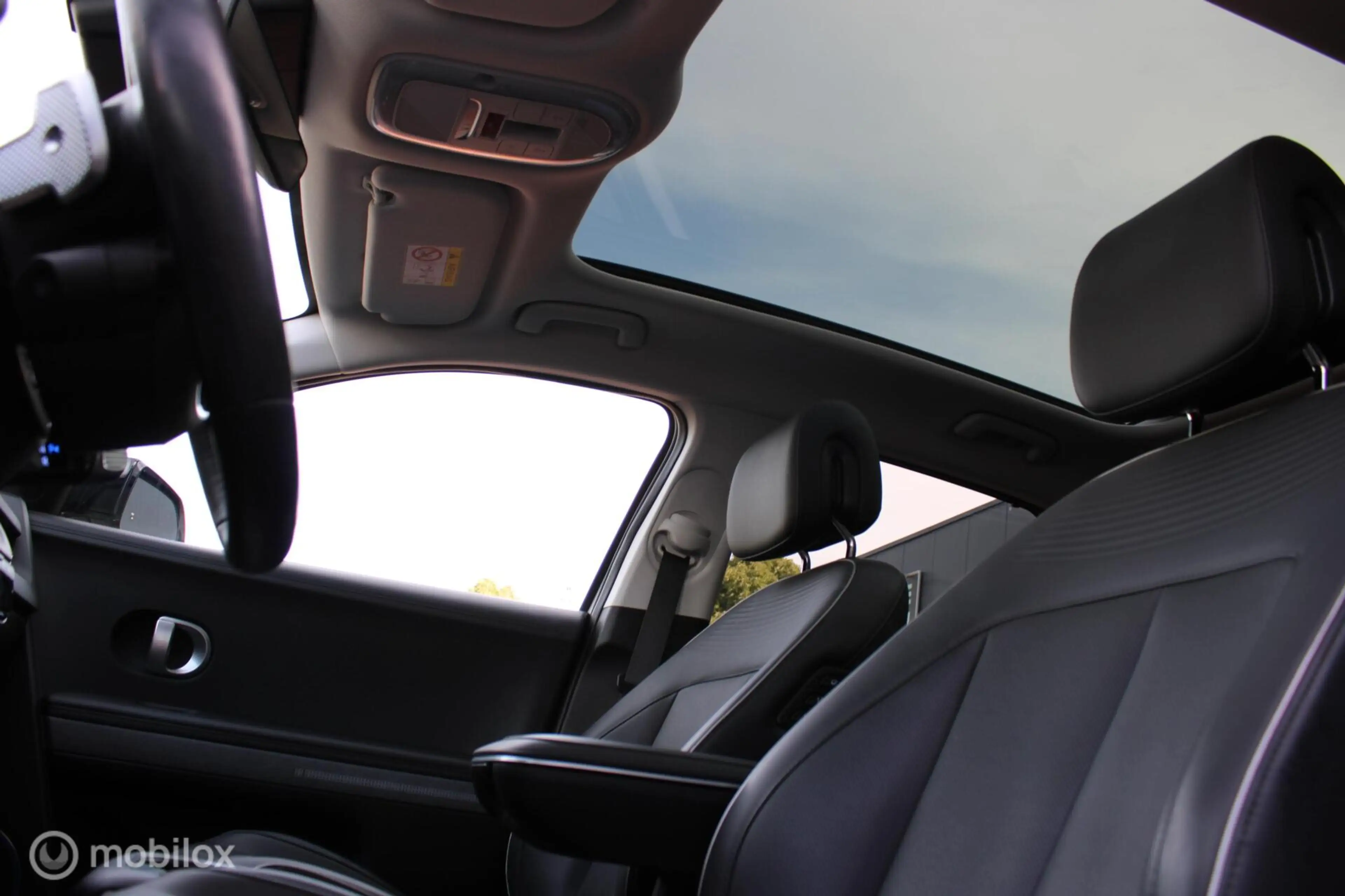 Hyundai IONIQ 5 Lounge 77.4 kWh, Panoramadak, Leer, Stoelverwarmin — photo 8