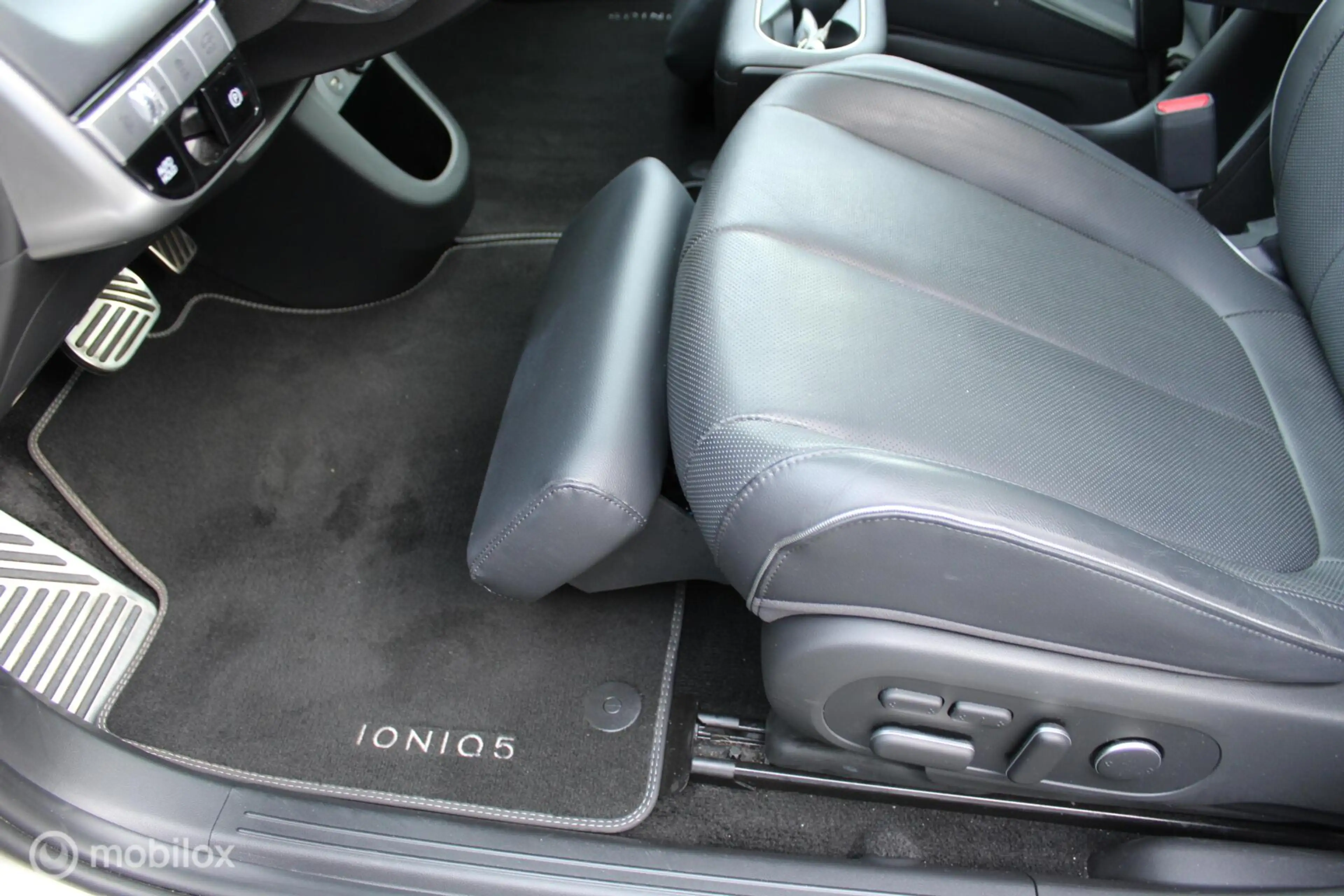 Hyundai IONIQ 5 Lounge 77.4 kWh, Panoramadak, Leer, Stoelverwarmin — photo 32