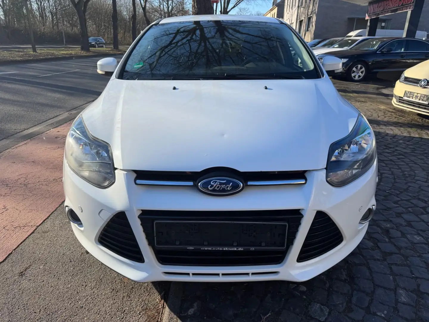 Ford Focus Lim. Titanium*ST LINE KEYLES*TOP GEPFLEGT* Bianco - 2
