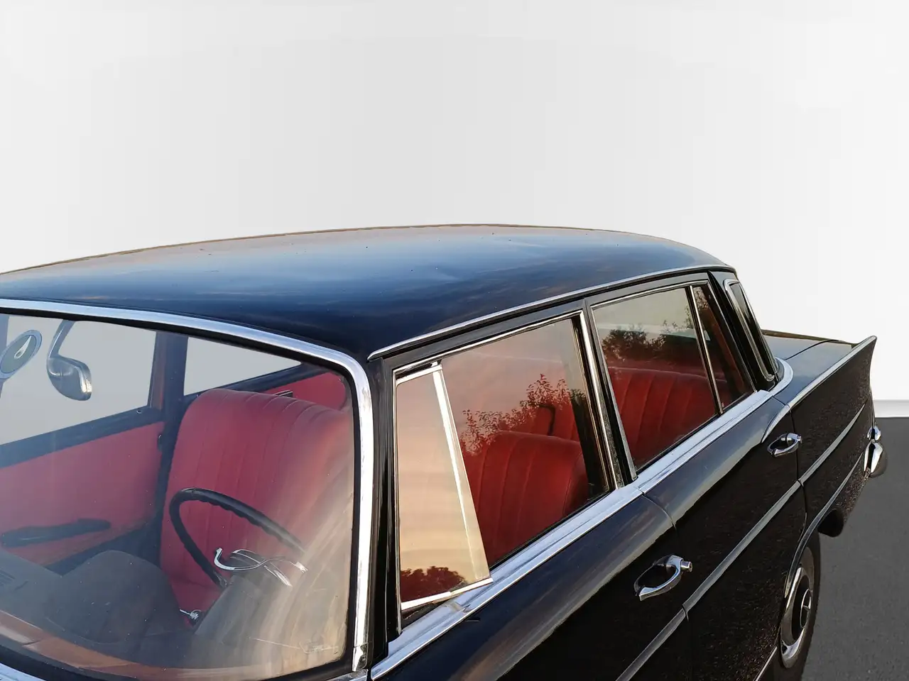 Mercedes-Benz 220 S W111 "Heckflosse" / Opknapper / Rijdt, remt en s, foto 11