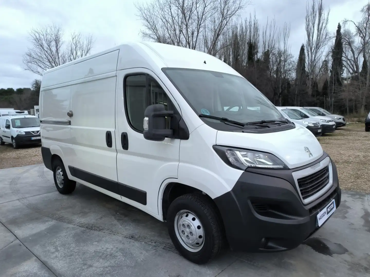 Peugeot Boxer Furgón 2.2BlueHDI 333 L2H2 S&S 120 Weiß - 2