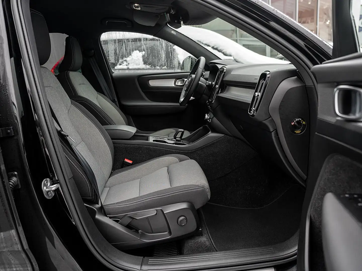 Volvo XC40 T4 Recharge Core Schwarz - 2