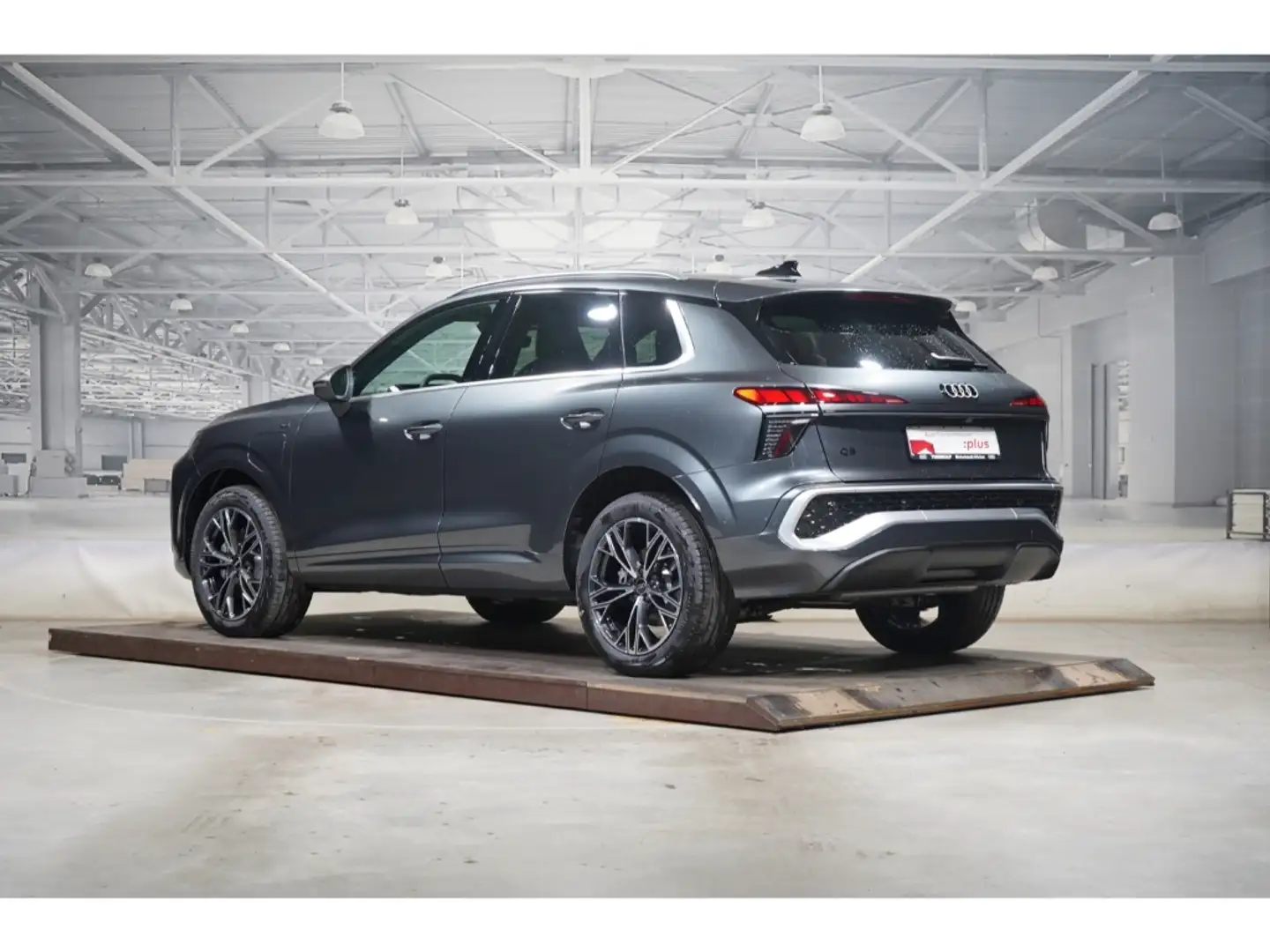 Audi Q3 SUV e-hybrid Tech Plus S line ACC 19-Zoll KAMER Grau - 2