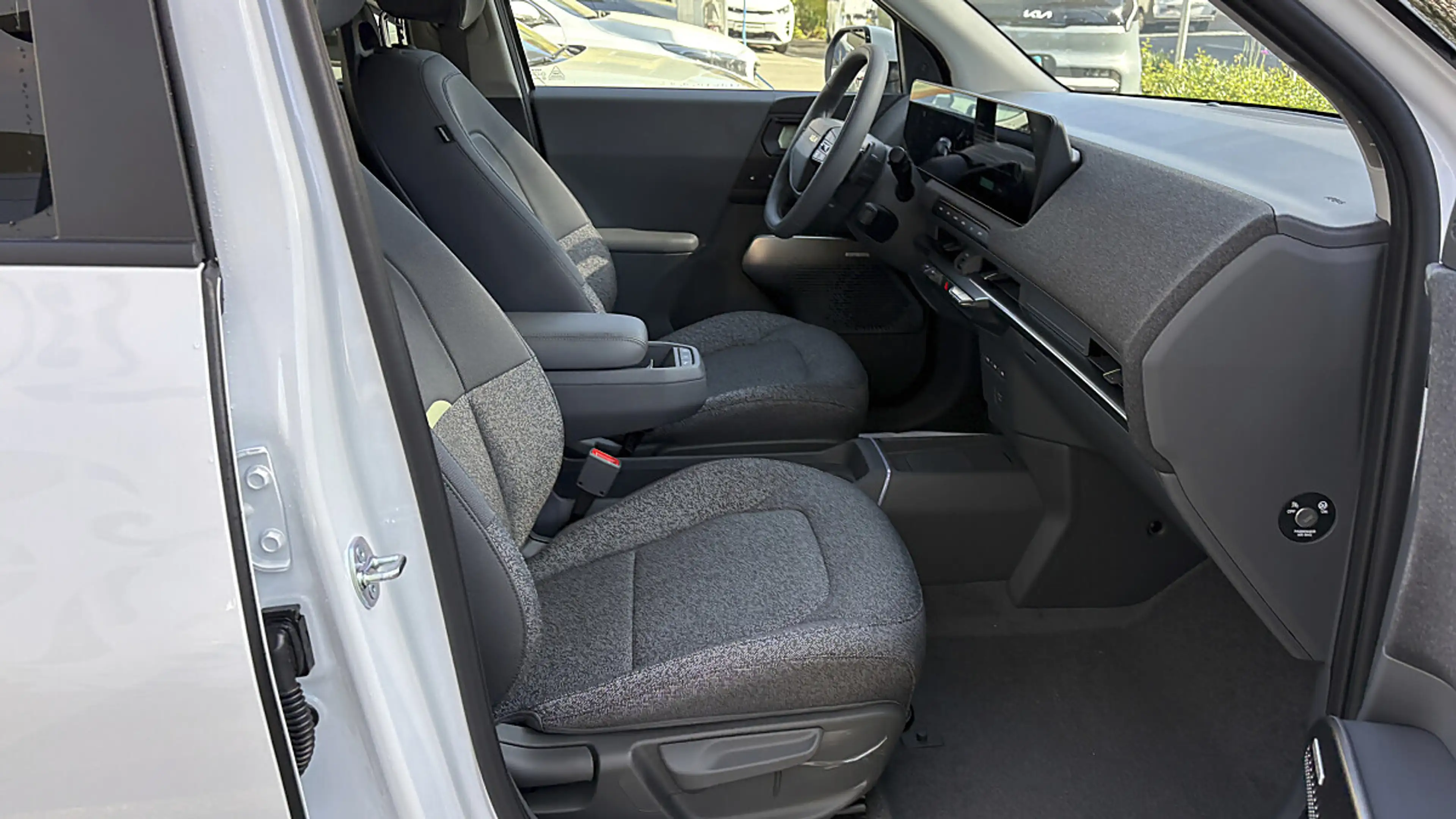 Kia EV2 5S FWD 42,2kWh Earth +P1 +P2 — photo 6