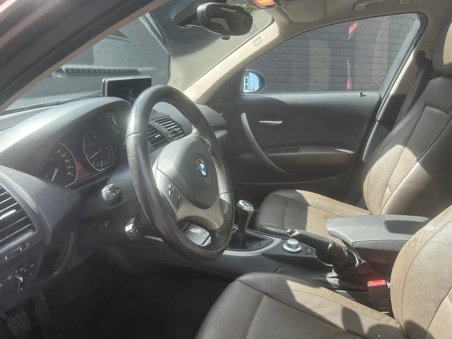 BMW 118 118i essence - 2