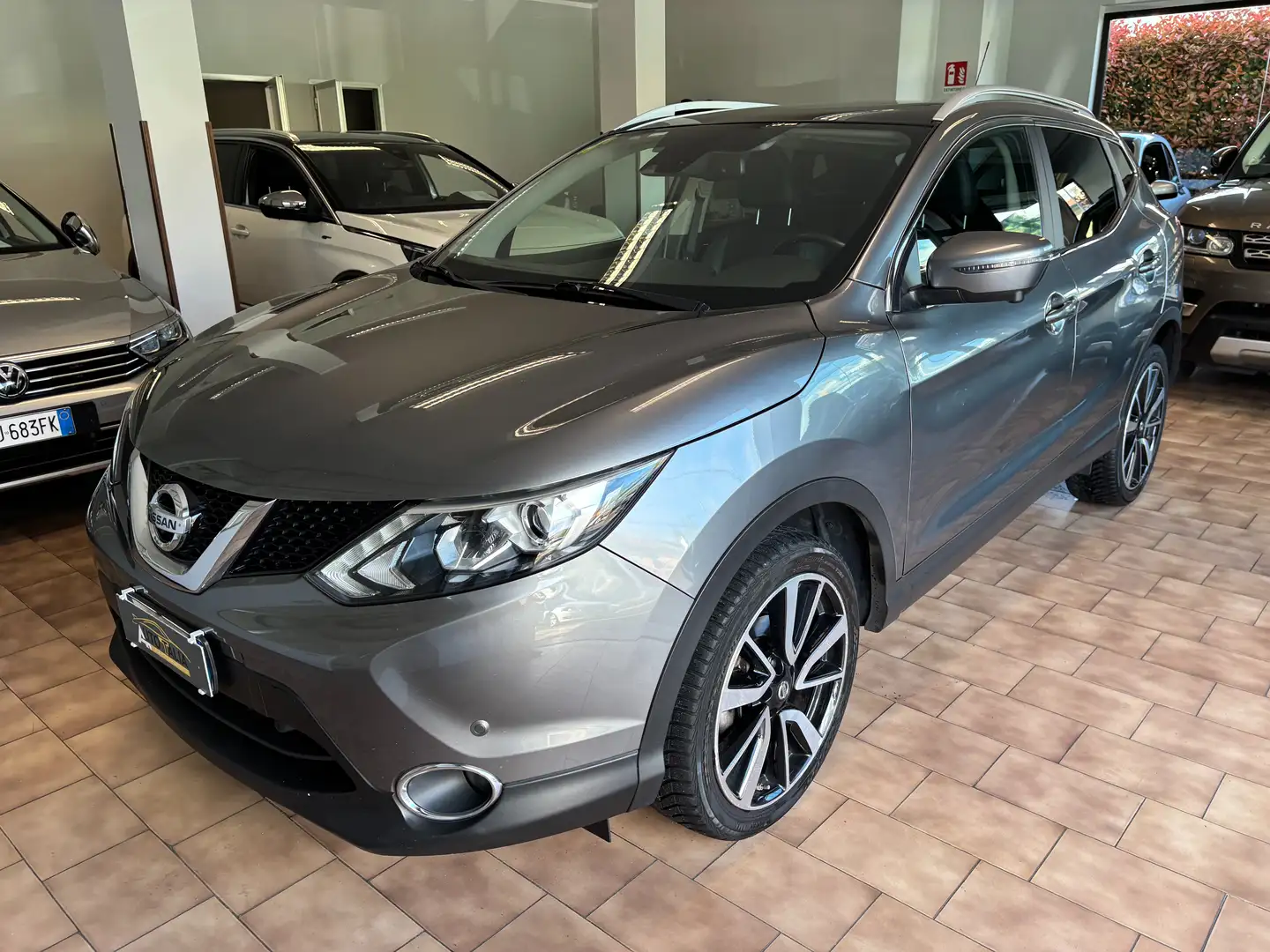 Nissan Qashqai 1.5 dci Tekna *NEOPATENTAI*EURO6*CINGHIA FATTA Grijs - 1