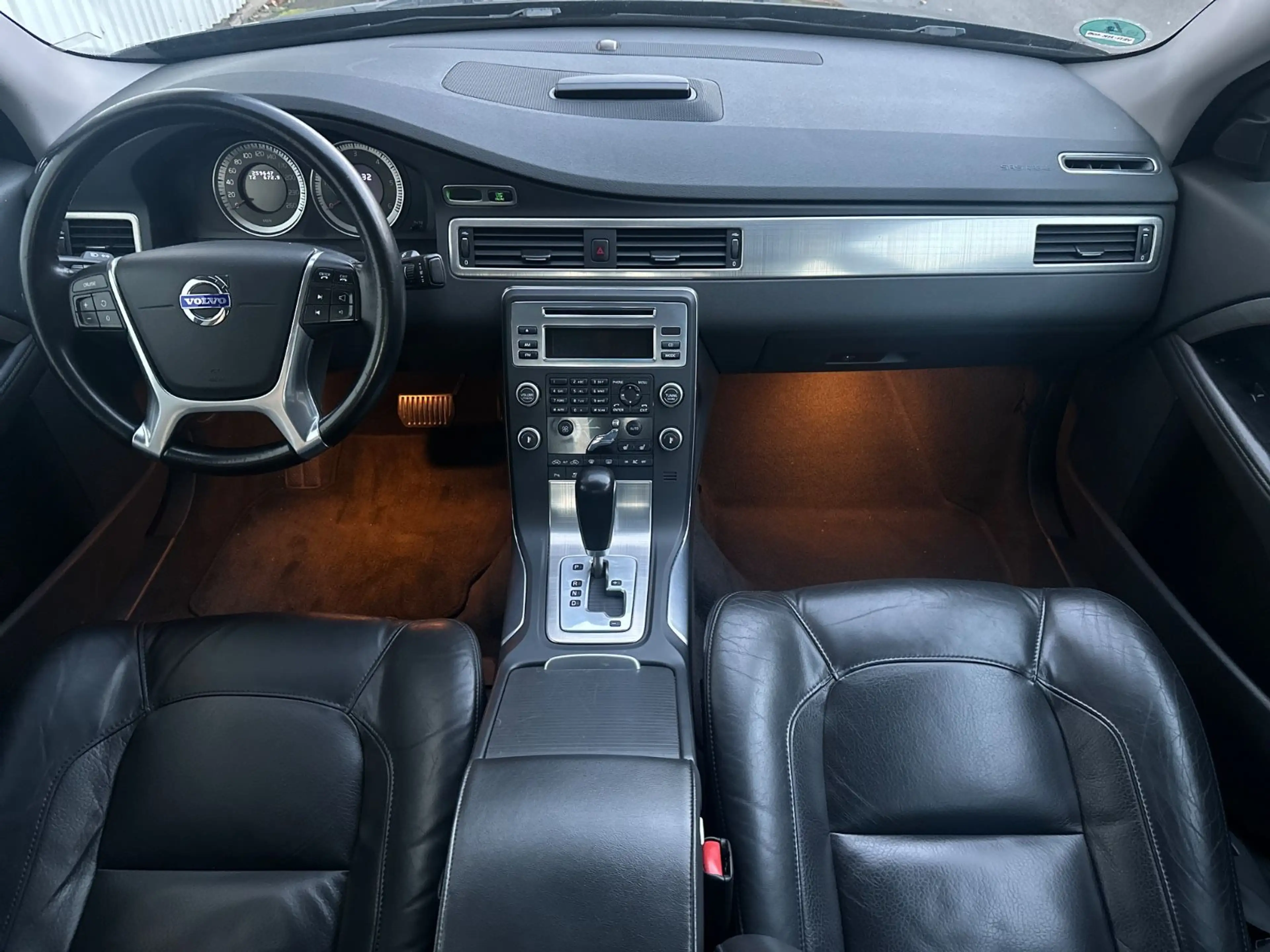 Volvo S80 Lim. D3 Leder,2.Hand,AHK,Scheckheft — photo 10