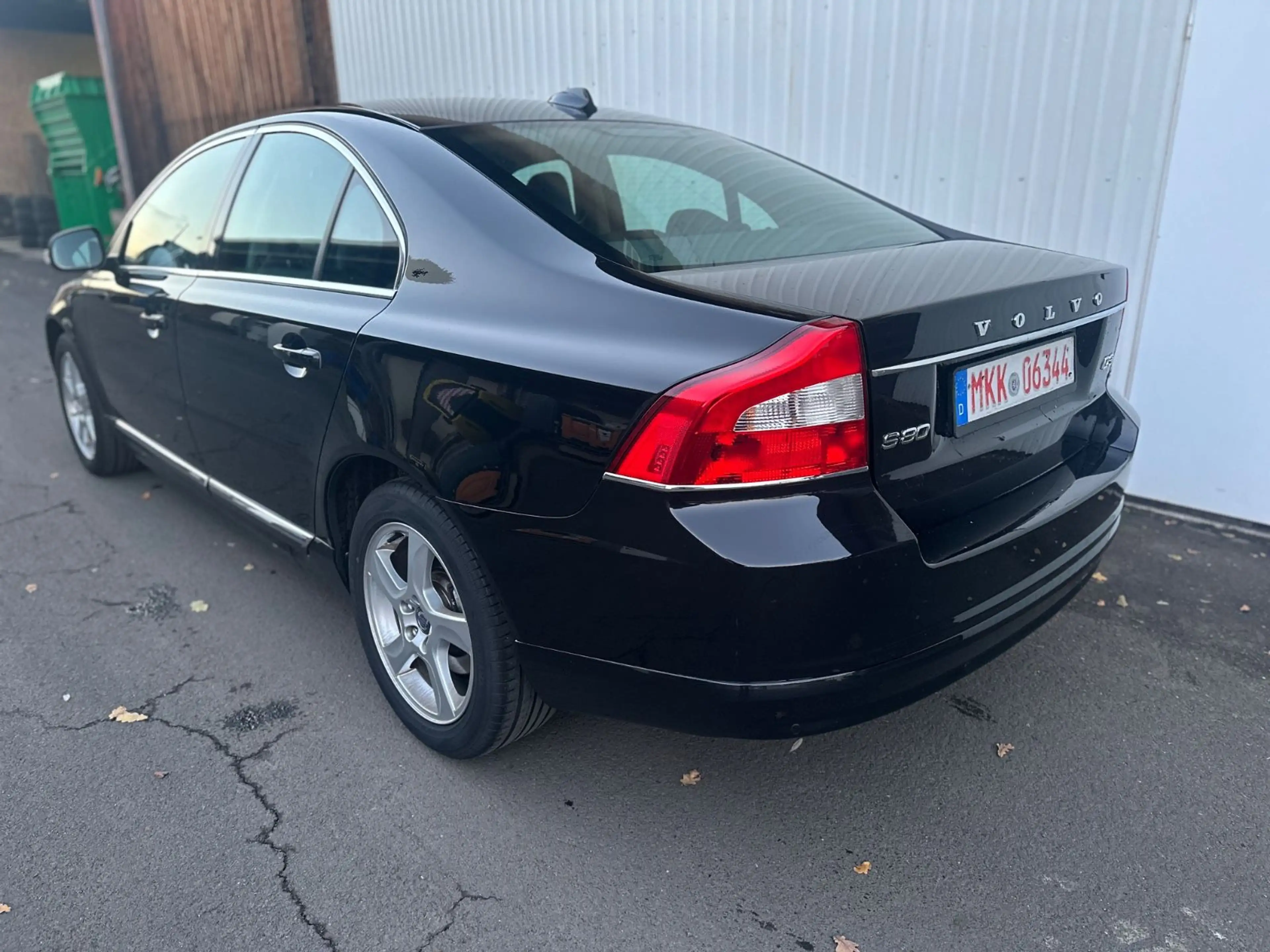 Volvo S80 Lim. D3 Leder,2.Hand,AHK,Scheckheft — photo 3