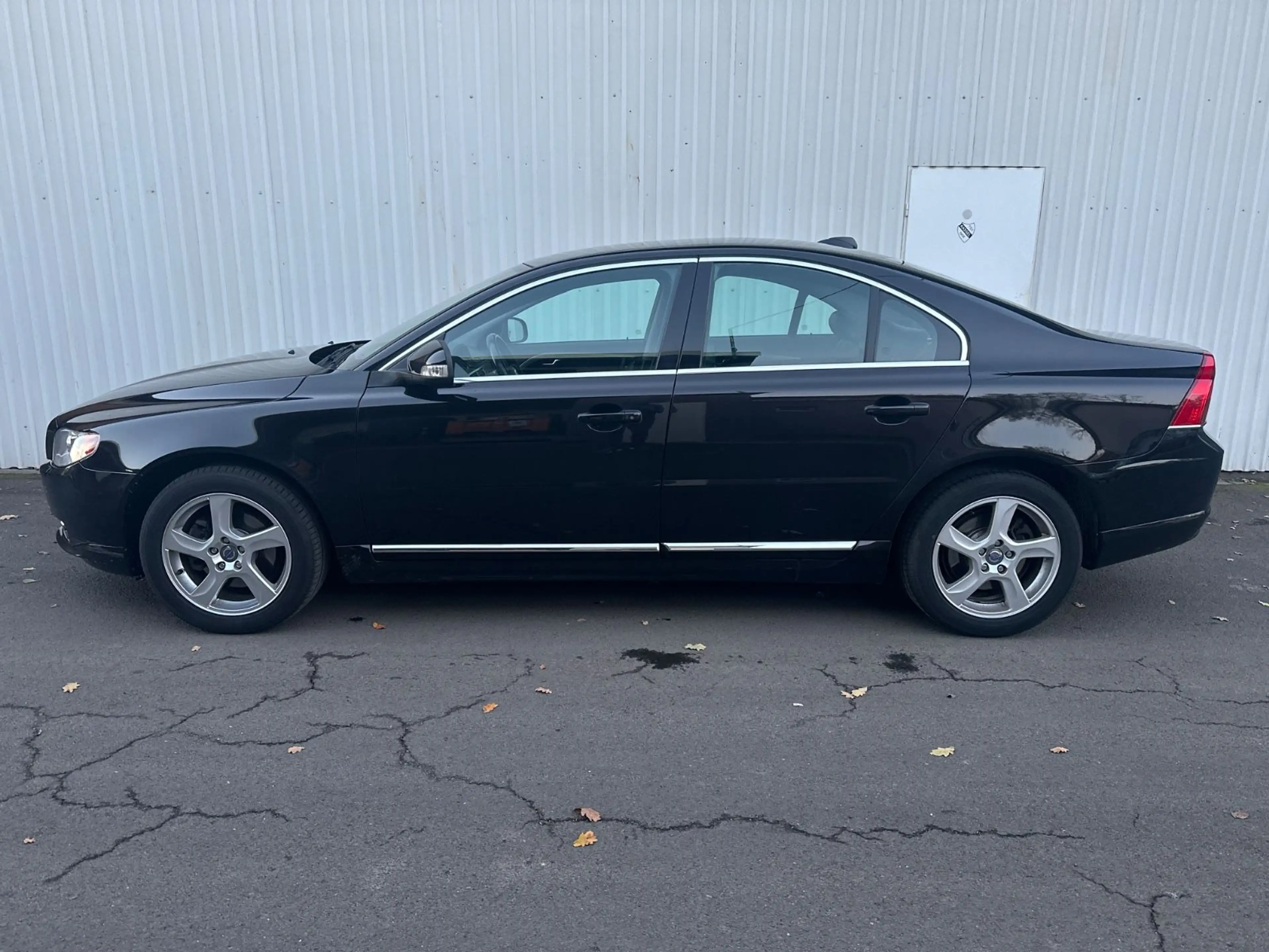Volvo S80 Lim. D3 Leder,2.Hand,AHK,Scheckheft — photo 2