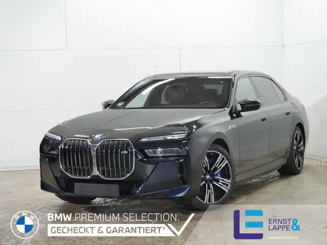 BMW i7 M70 xDrive || B&W TheatherScreen Autobahnass