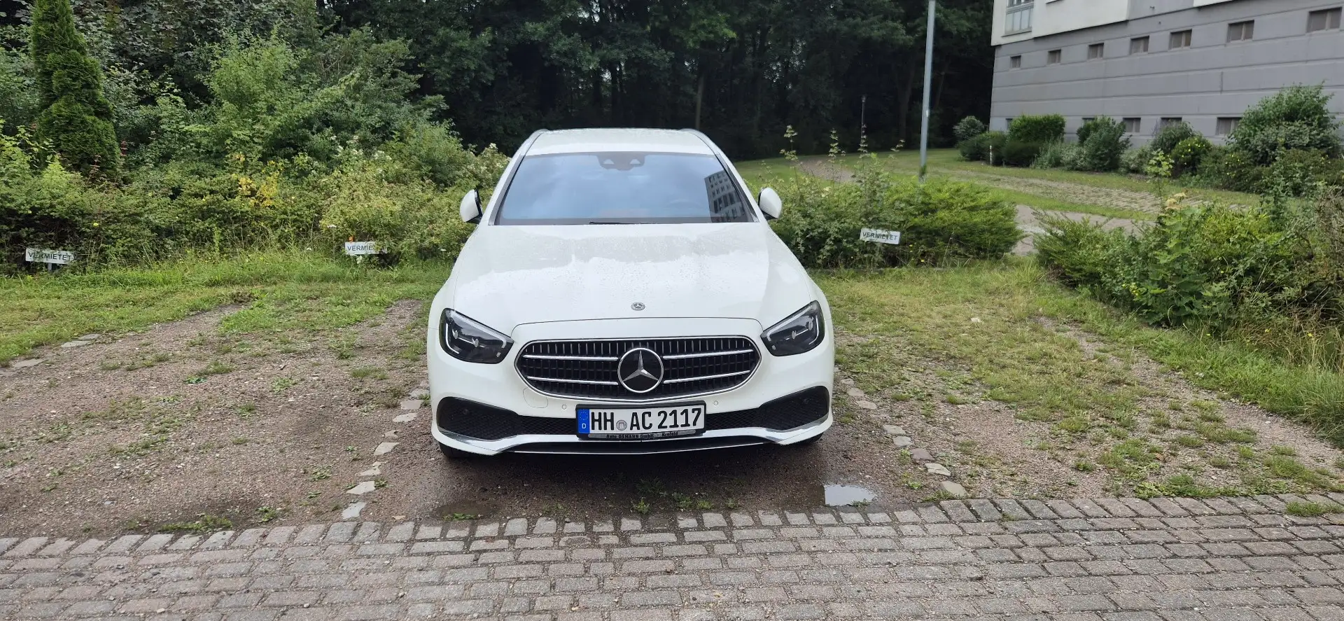 Mercedes-Benz E 220 d T 9G-TRONIC AMG Line - 2