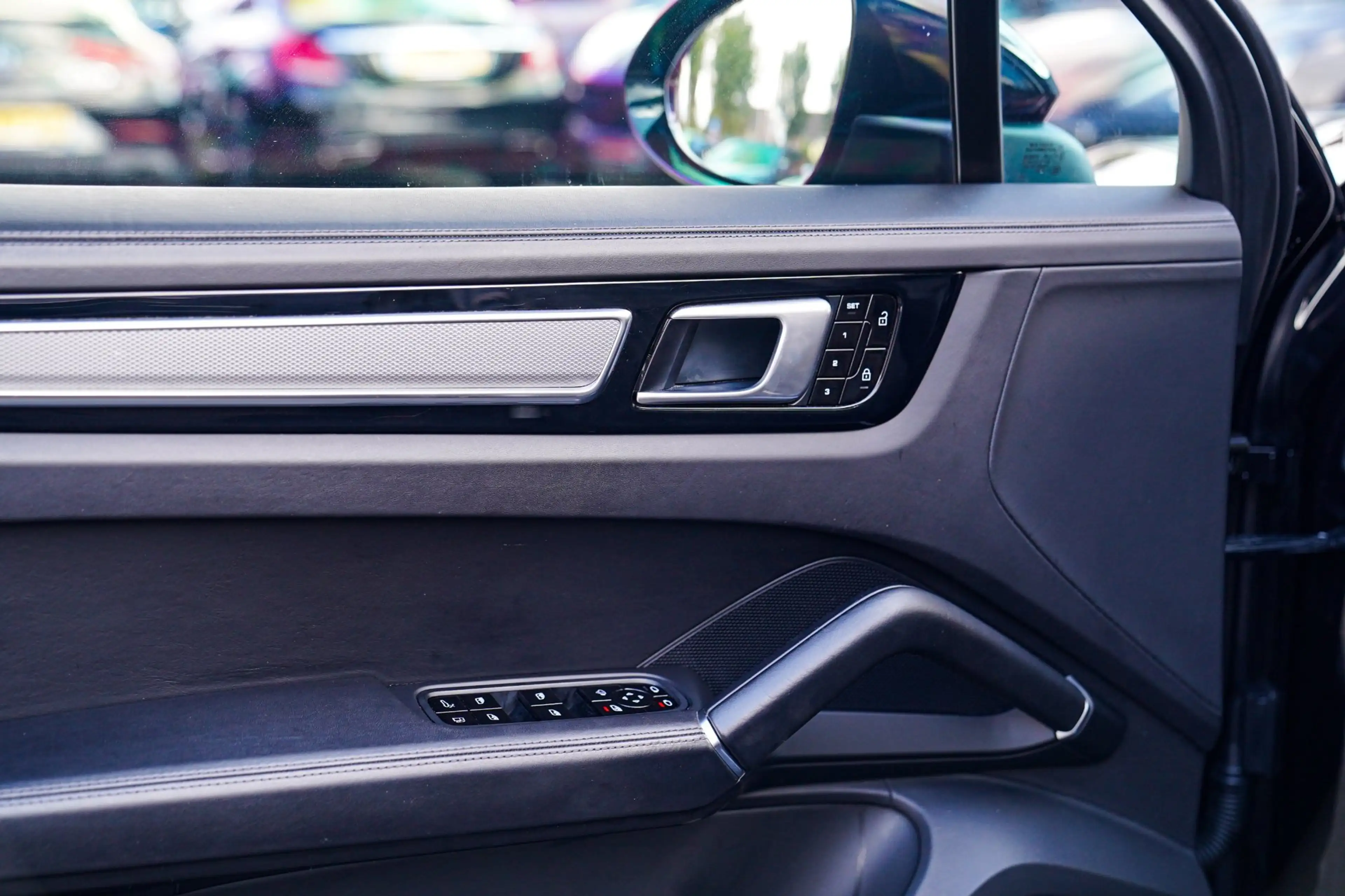 Porsche Cayenne 3.0 E-Hybrid | Massage | Stoelverkoeling | 360 Cam — photo 37