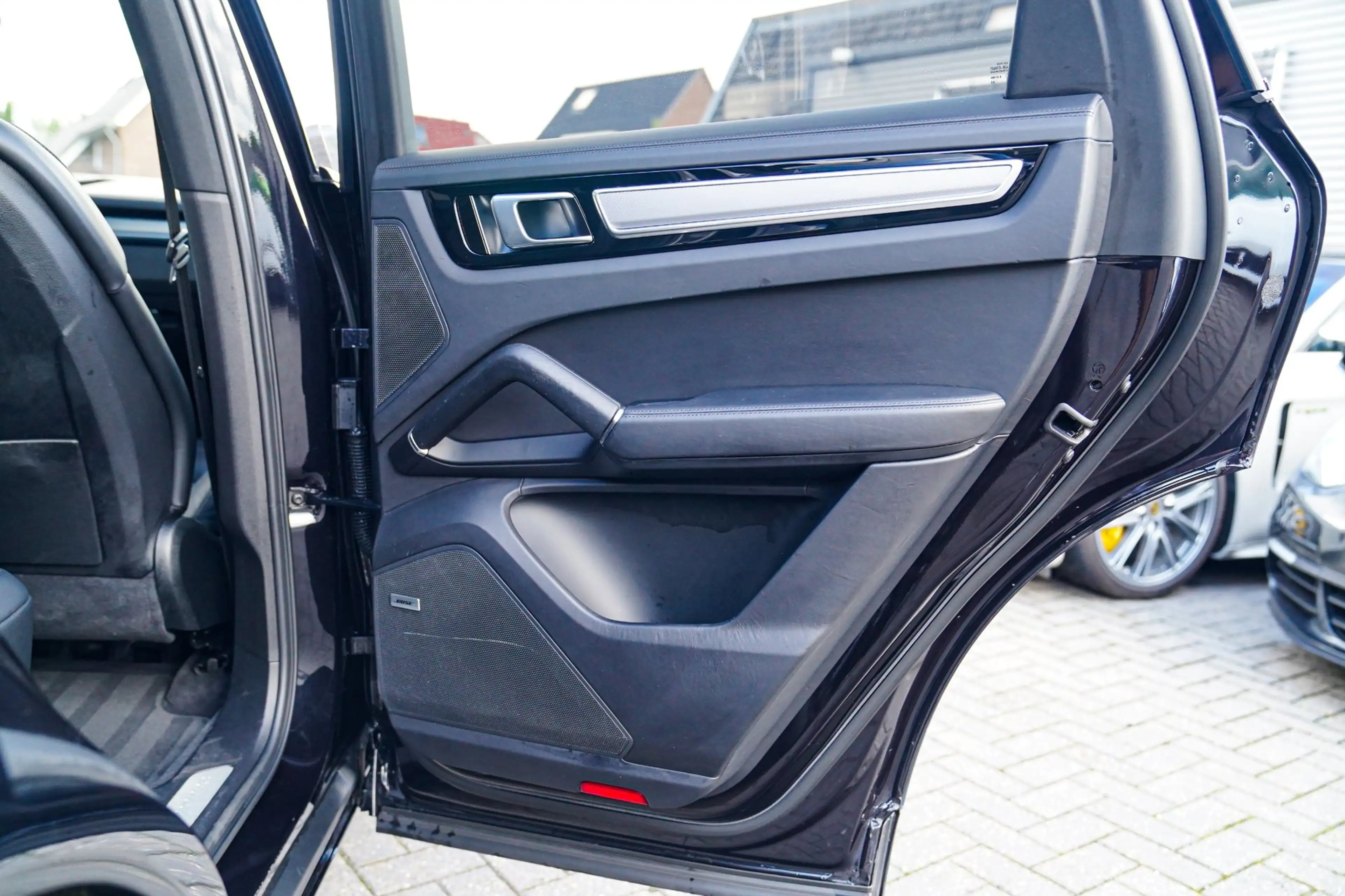 Porsche Cayenne 3.0 E-Hybrid | Massage | Stoelverkoeling | 360 Cam — photo 24