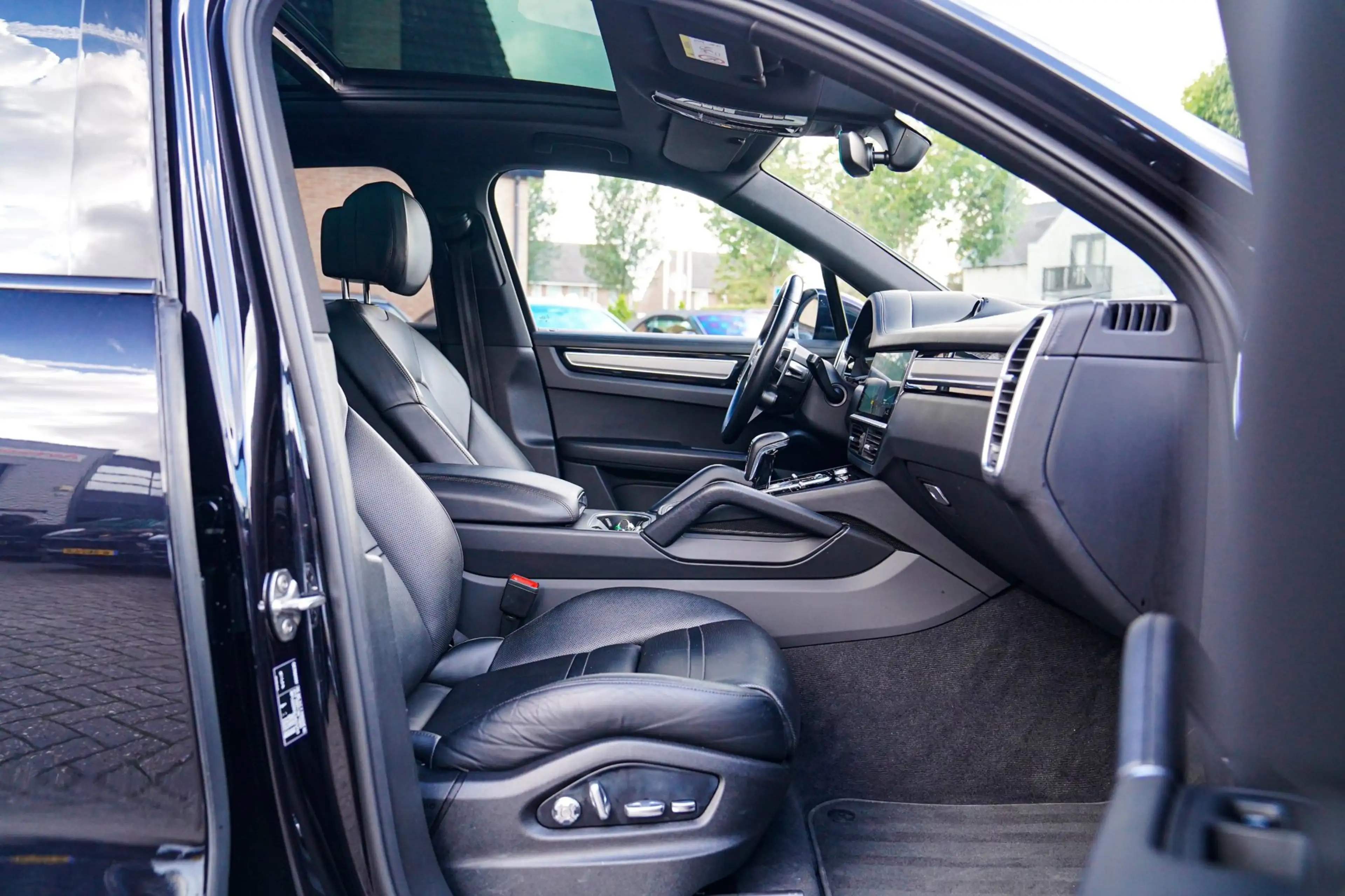Porsche Cayenne 3.0 E-Hybrid | Massage | Stoelverkoeling | 360 Cam — photo 9