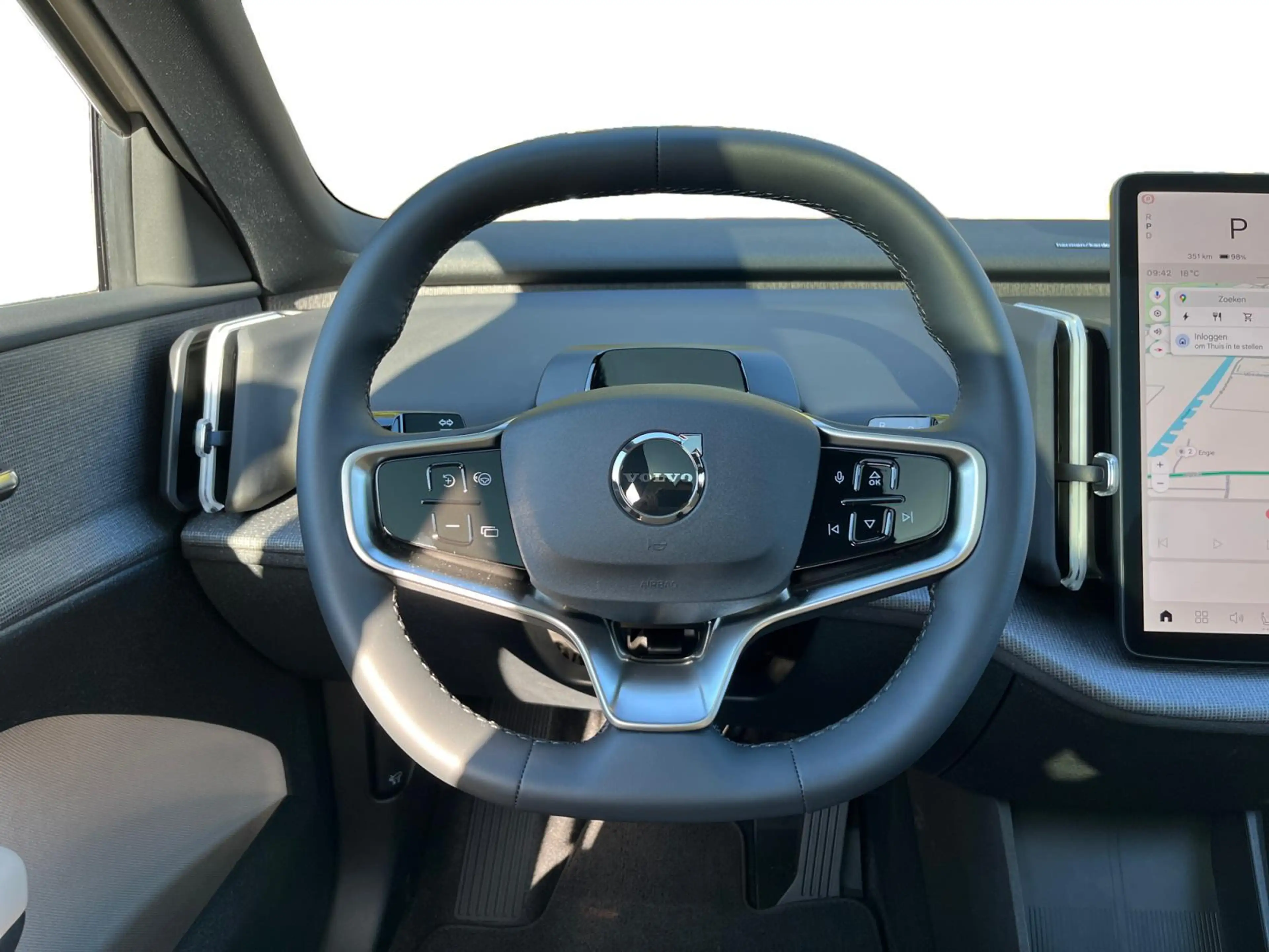 Volvo EX30 P5 Long Range Ultra Europa 69 kWh | Panoramadak | — photo 14