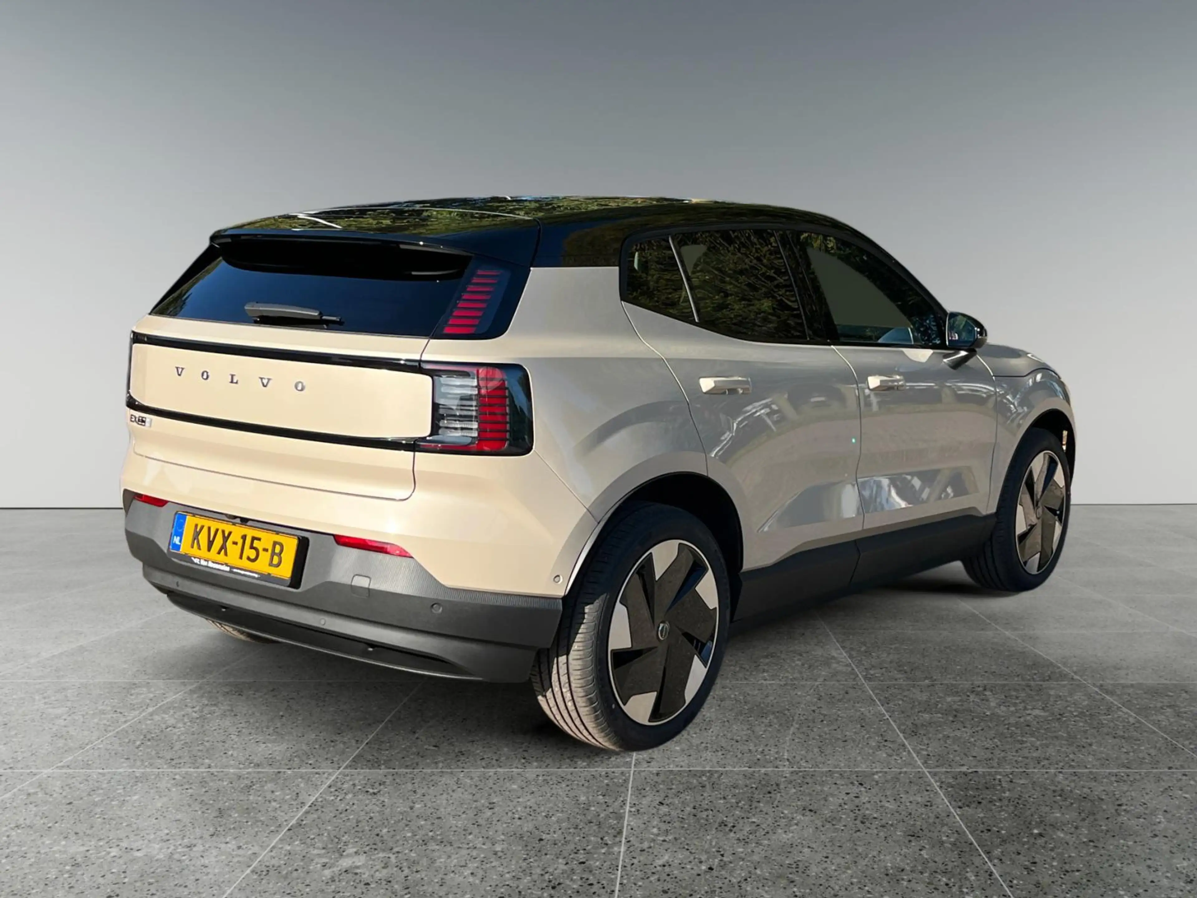Volvo EX30 P5 Long Range Ultra Europa 69 kWh | Panoramadak | — photo 5