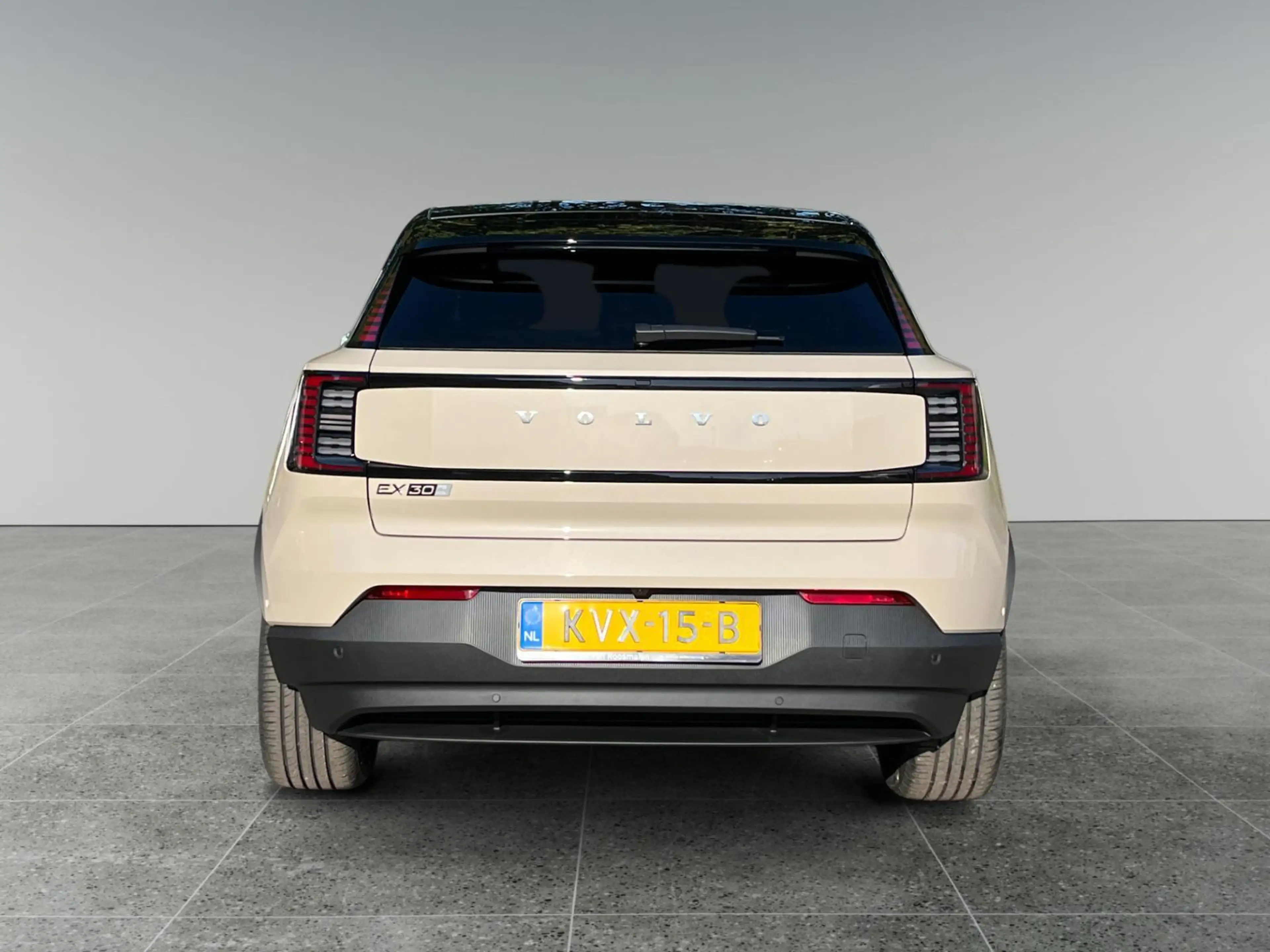 Volvo EX30 P5 Long Range Ultra Europa 69 kWh | Panoramadak | — photo 4