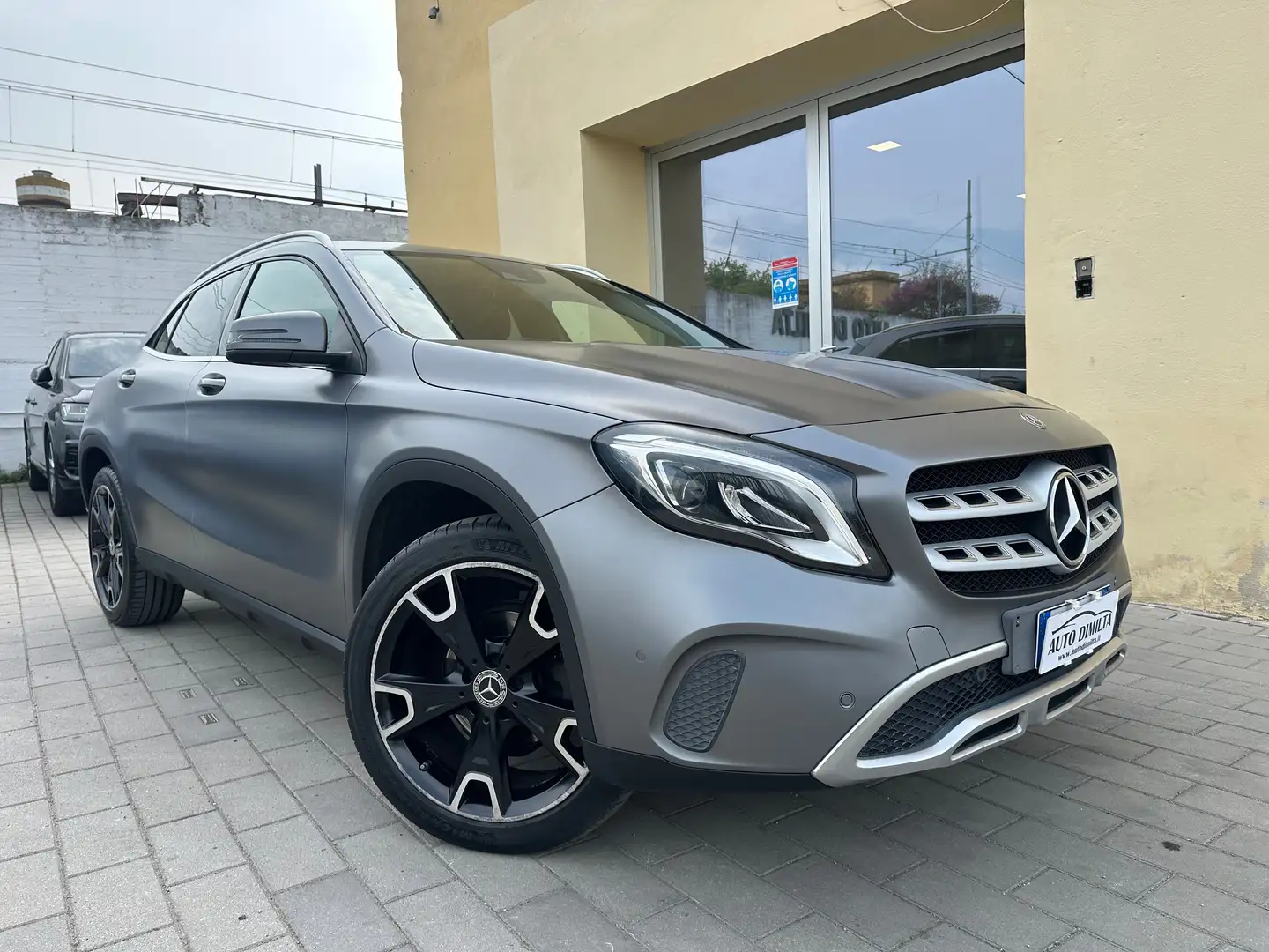 Mercedes-Benz GLA 200 GLA 200 d Sport auto Gris - 1