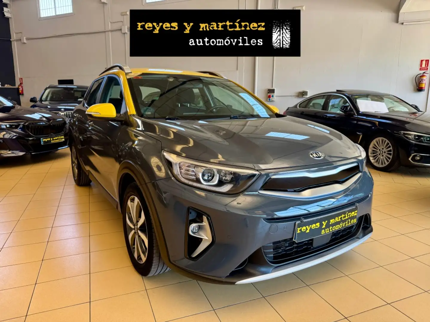 Kia Stonic 1.0 T-GDi MHEV Drive 100 Gris - 2