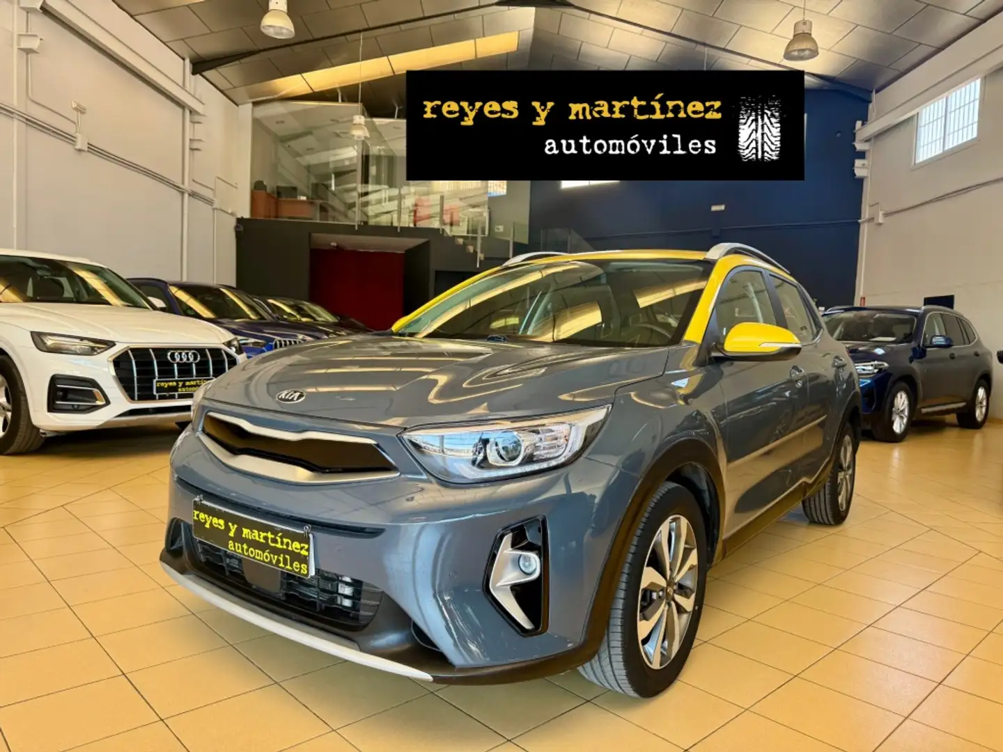 Kia Stonic 1.0 T-GDi MHEV Drive 100 Gris - 1