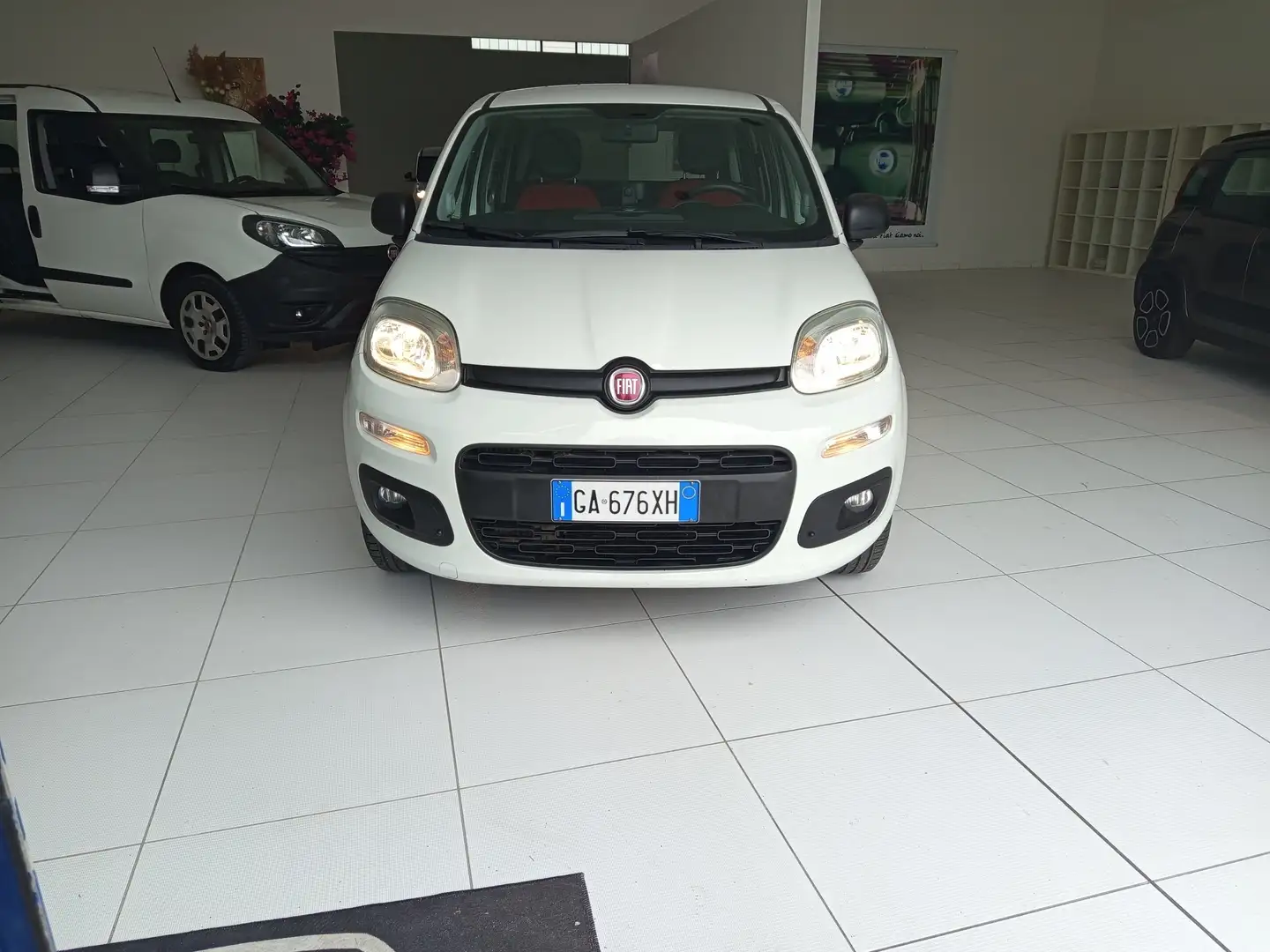 Fiat Panda Panda 2016 0.9 t.air t. natural power Lounge 70cv Weiß - 1