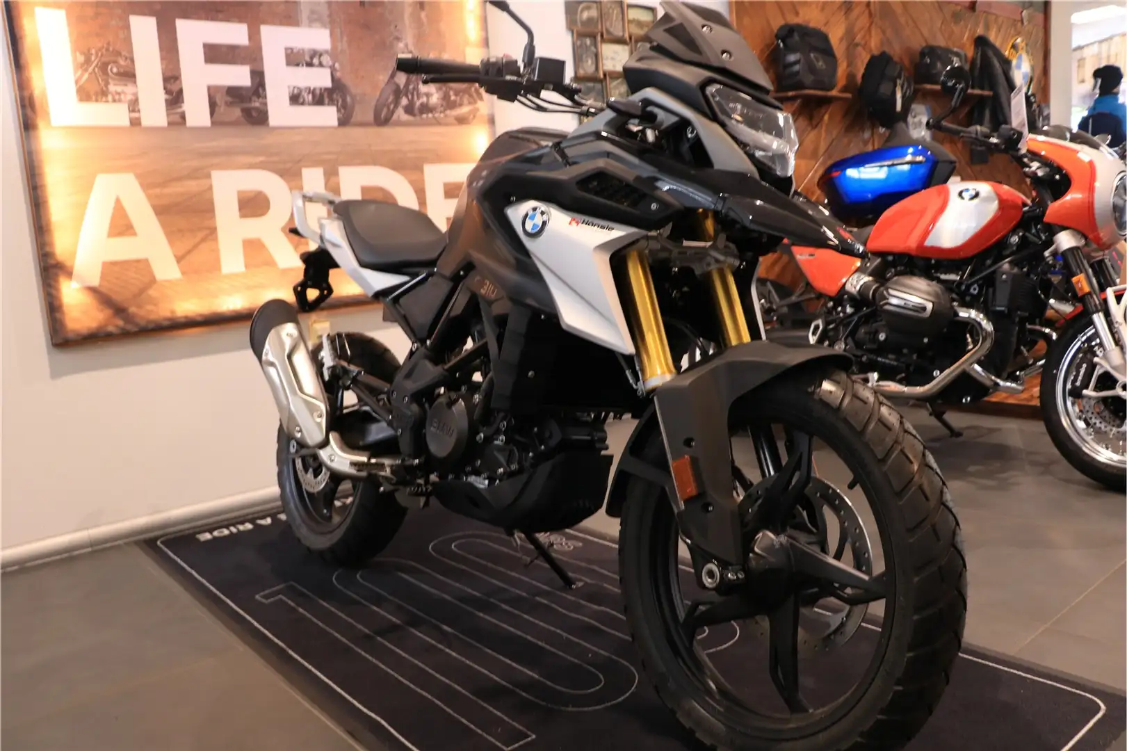 BMW G 310 GS - 1