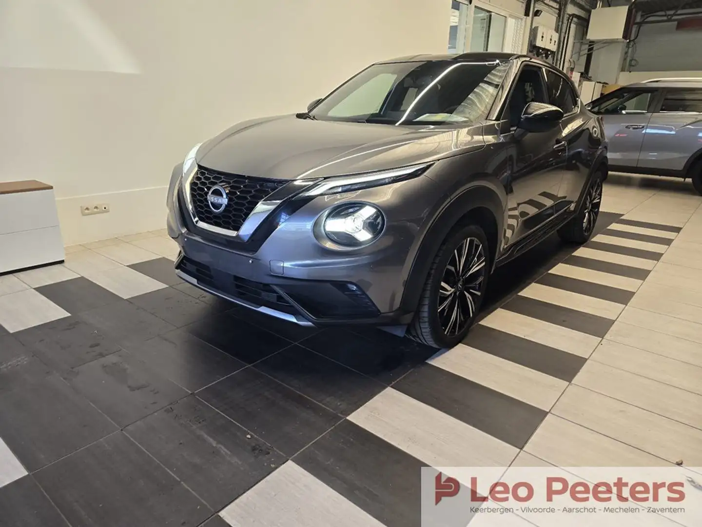 Nissan Juke //N-DESIGN / DIG-T 114//// Grau - 1