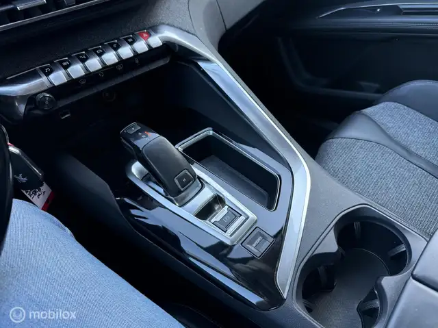 Peugeot 5008 view 17