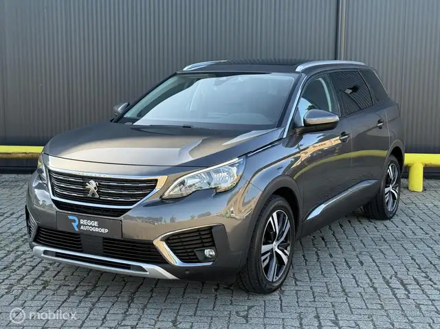 2018 Peugeot 5008 in Grey for sale