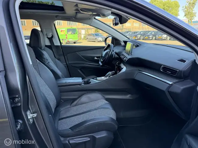 Peugeot 5008 view 14