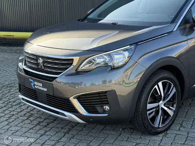 Peugeot 5008 view 6