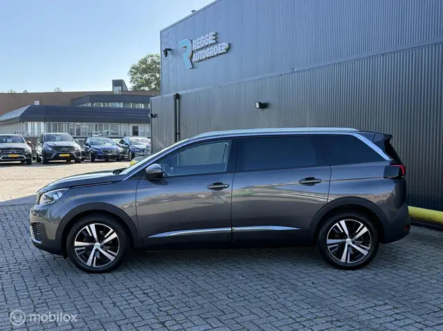 Peugeot 5008 view 7