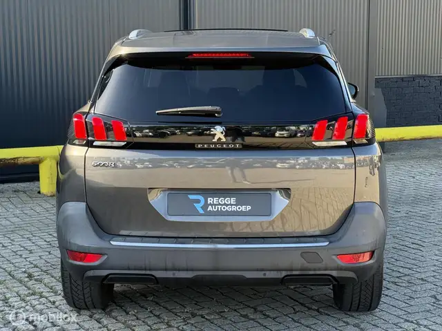 Peugeot 5008 view 8