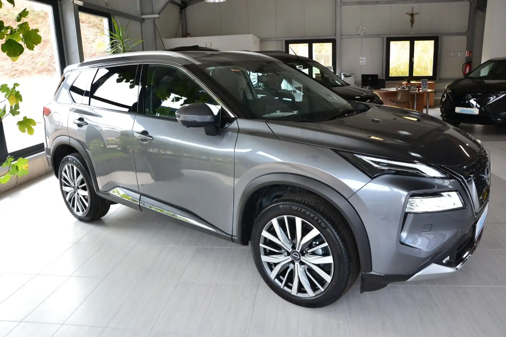 Nissan X-Trail 1.5 VC-T MHEV Xtronic 4x2 Tekna+ (TZ) Grau - 1