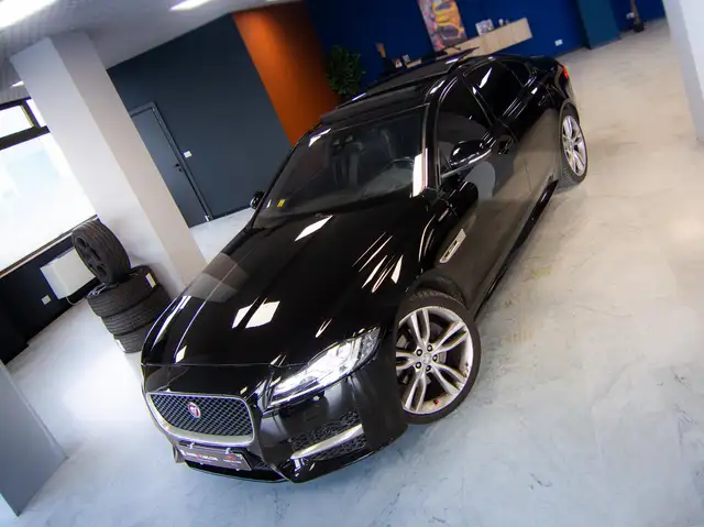 Jaguar XF XF 2.0 180 CV AWD aut. R-Sport