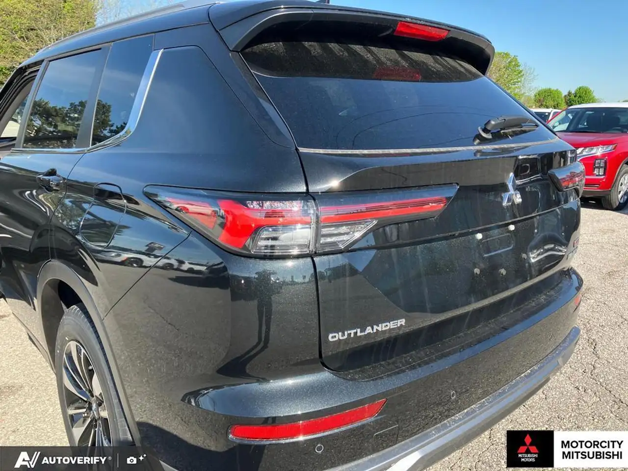 Mitsubishi Outlander снимка Mitsubishi Outlander