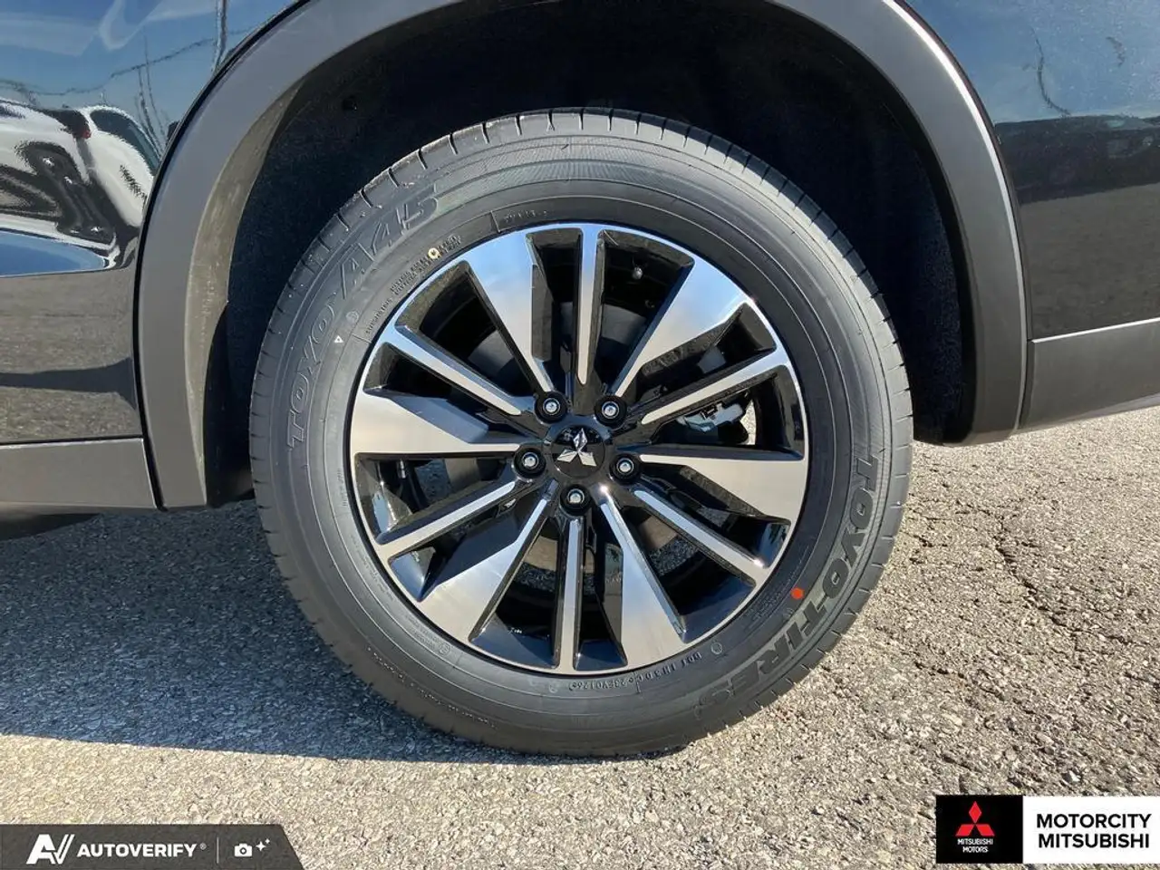 Mitsubishi Outlander снимка Mitsubishi Outlander