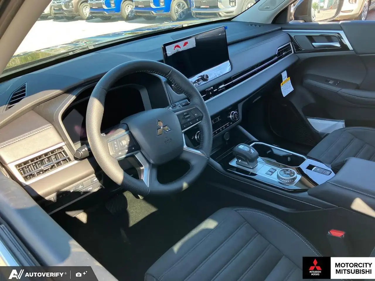 Mitsubishi Outlander снимка Mitsubishi Outlander
