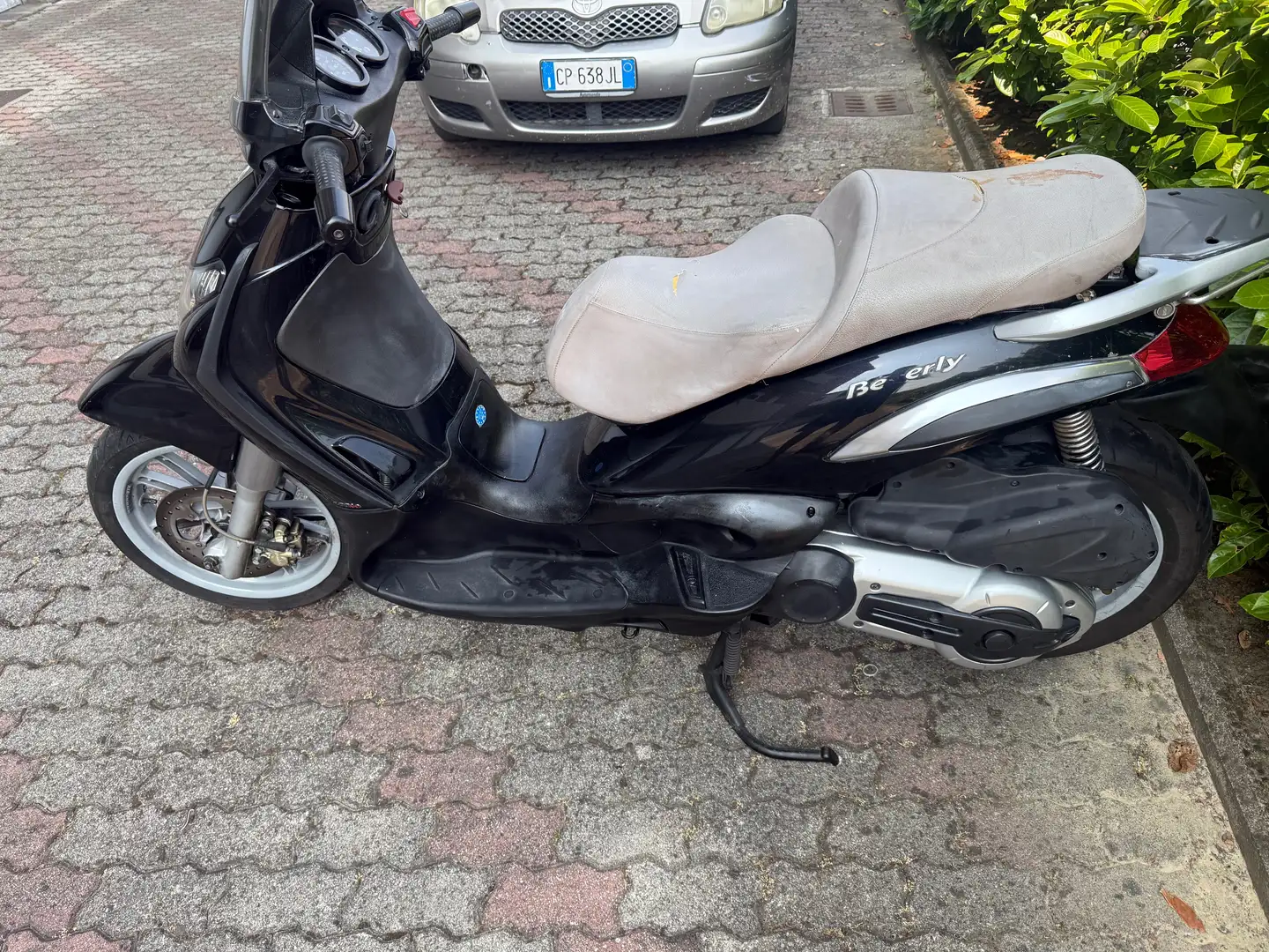 Piaggio Beverly 400 Nero - 2