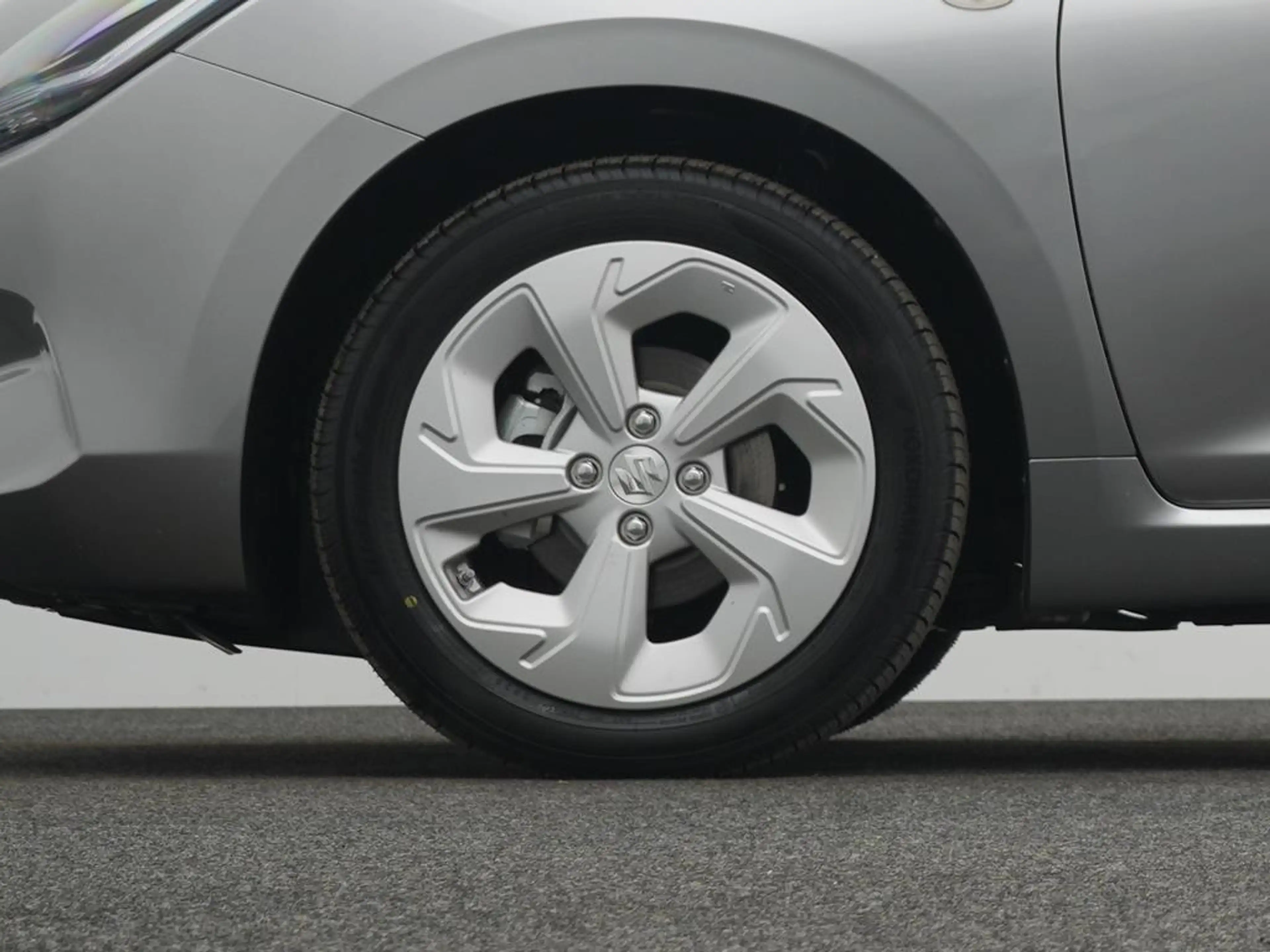 Suzuki Swift COMFORT CVT HYBRID — photo 9