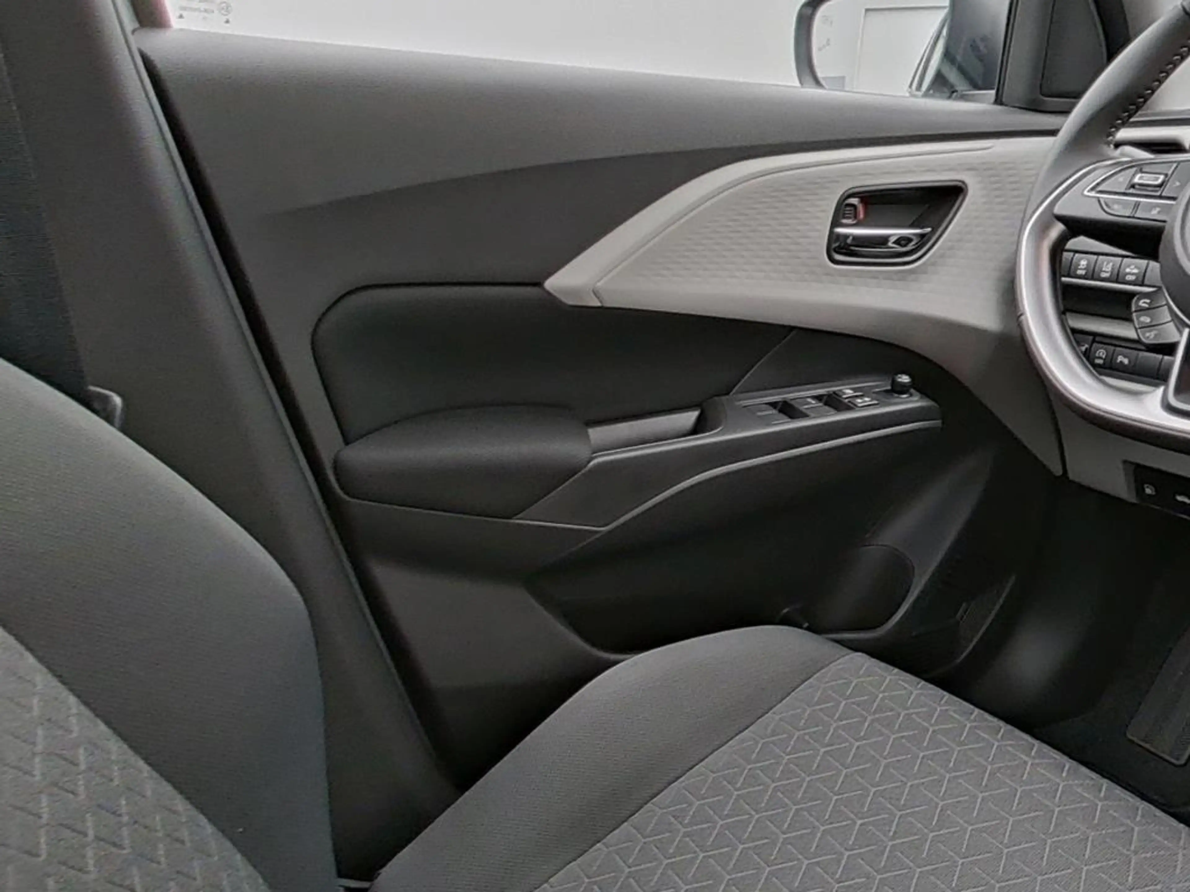 Suzuki Swift COMFORT CVT HYBRID — photo 15