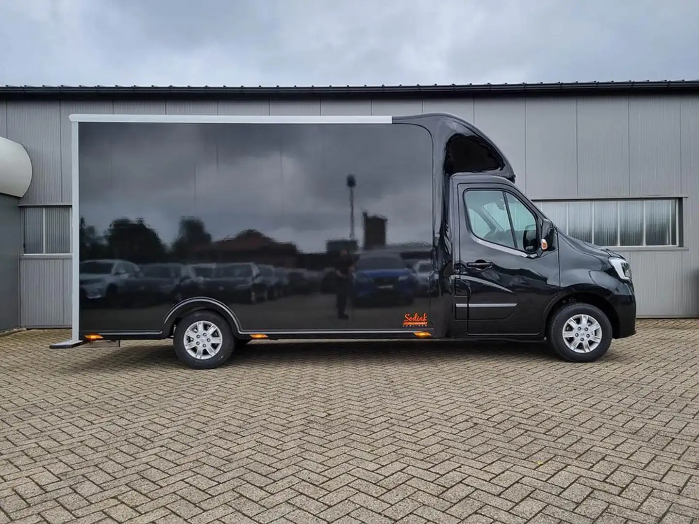Renault Master Kofferaufbau 2.3 dCi 165PS 3,5t 3-Sitzer Klima Nav Schwarz - 2